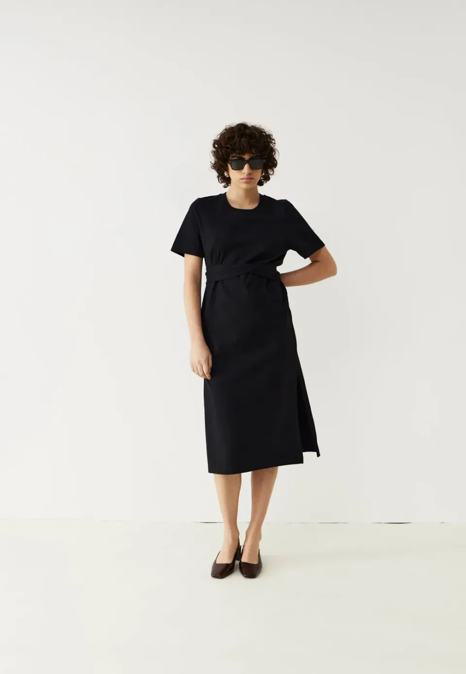 Loom La robe t-shirt robe femme coton bio noire mi-longue